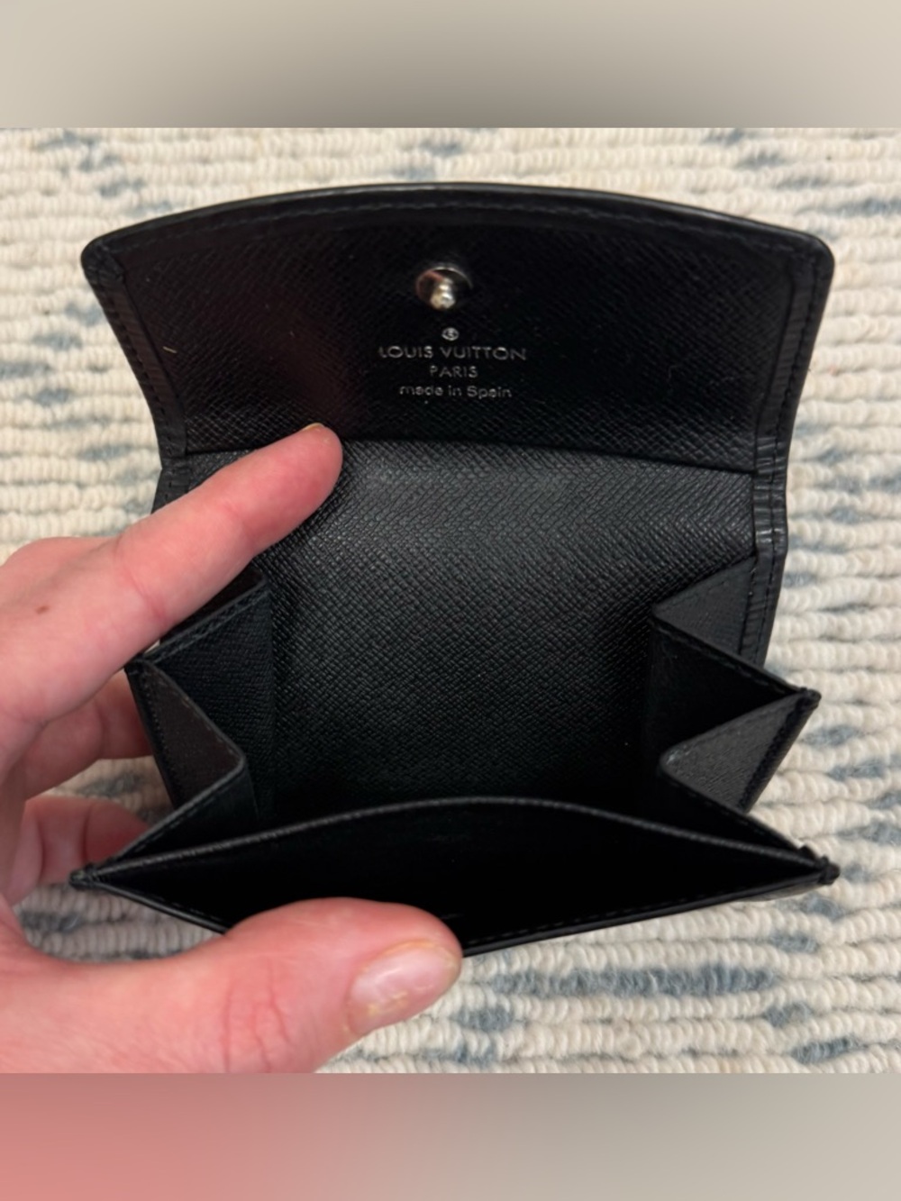 LOUIS VUITTON Unisex Classic Sleek Black Epi-Porte Monnaie Simple Coin Purse - Picture 13 of 16